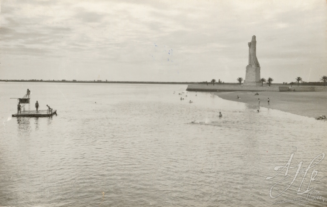 AHPH. F-001/070. Monumento a Colón y playa Punta del Sebo. AHPH. F-001/070. Monumento a Colón y playa Punta del Sebo.