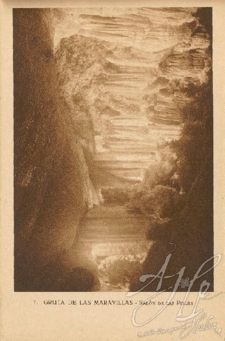 AHPH. F-001/105. Gruta de las Maravillas. Salón de las Pieles. Aracena (Huelva). AHPH. F-001/105. Gruta de las Maravillas. Salón de las Pieles. Aracena (Huelva).