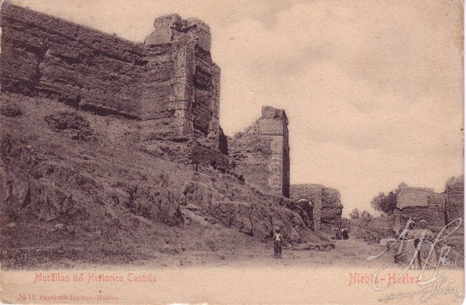 AHPH. F-001/186. Murallas del Histórico Castillo. Niebla (Huelva). AHPH. F-001/186. Murallas del Histórico Castillo. Niebla (Huelva).