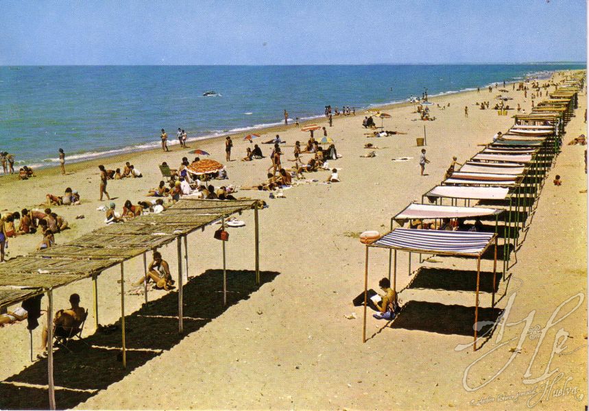 AHPH. F-001/232. Vista parcial de la playa. Punta Umbria (Huelva). AHPH. F-001/232. Vista parcial de la playa. Punta Umbria (Huelva).