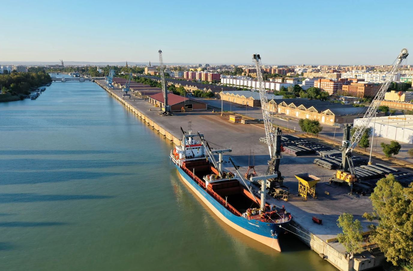 Imagen aérea del Puerto de Sevilla