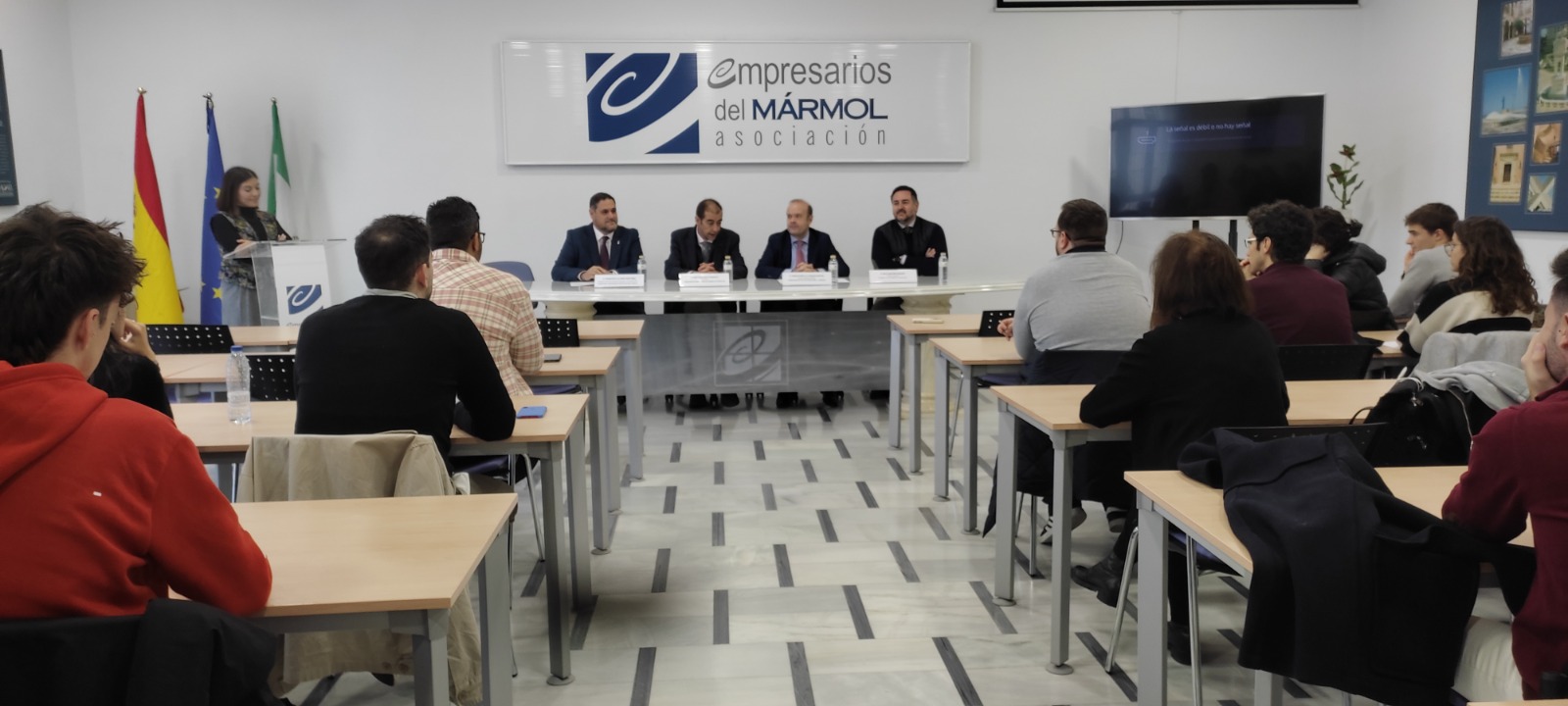 El director general de Minas, Jesús Portillo, en las jornadas para promocionar la industria de la piedra natural y el mármol.