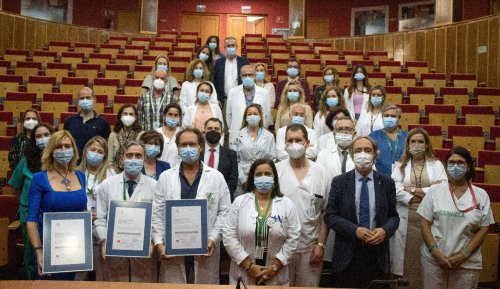 Entrega certificados de calidad a 3 unidades H. U. Virgen de las Nieves 