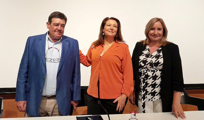 Carmen Crespo junto a Vicente Pérez y Consolación Vera