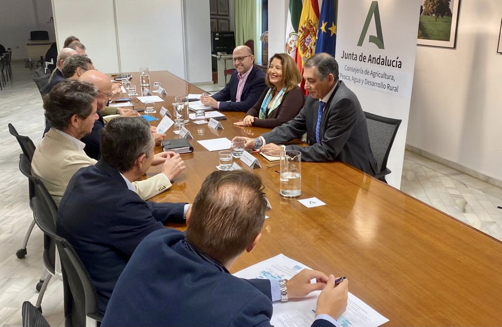 Reunión de la consejera Carmen Crespo con Feragua