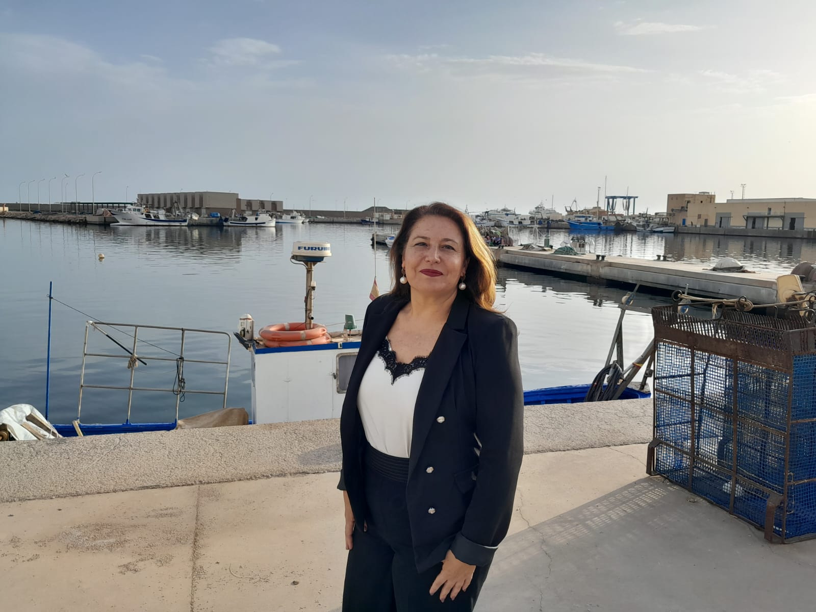 La consejera Carmen Crespo en el Puerto de Adra
