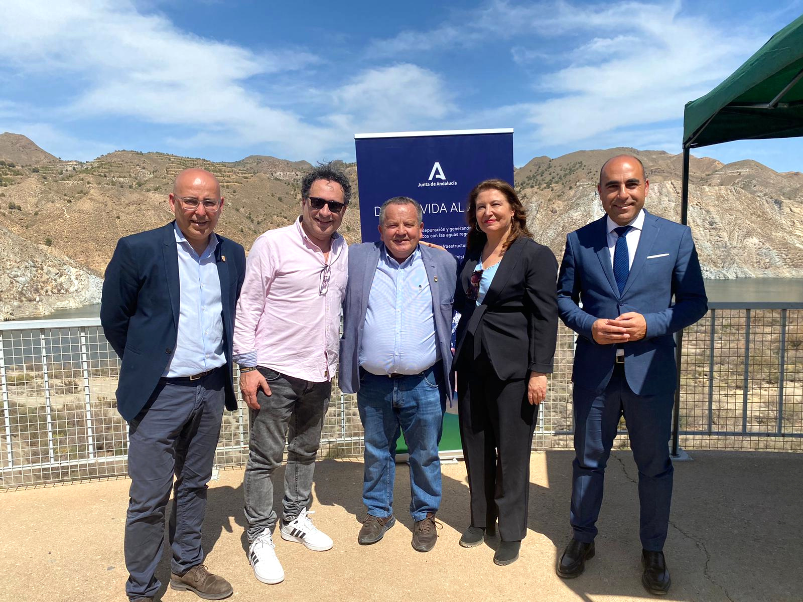 La consejera Carmen Crespo en la presa de Cuevas del Almanzora