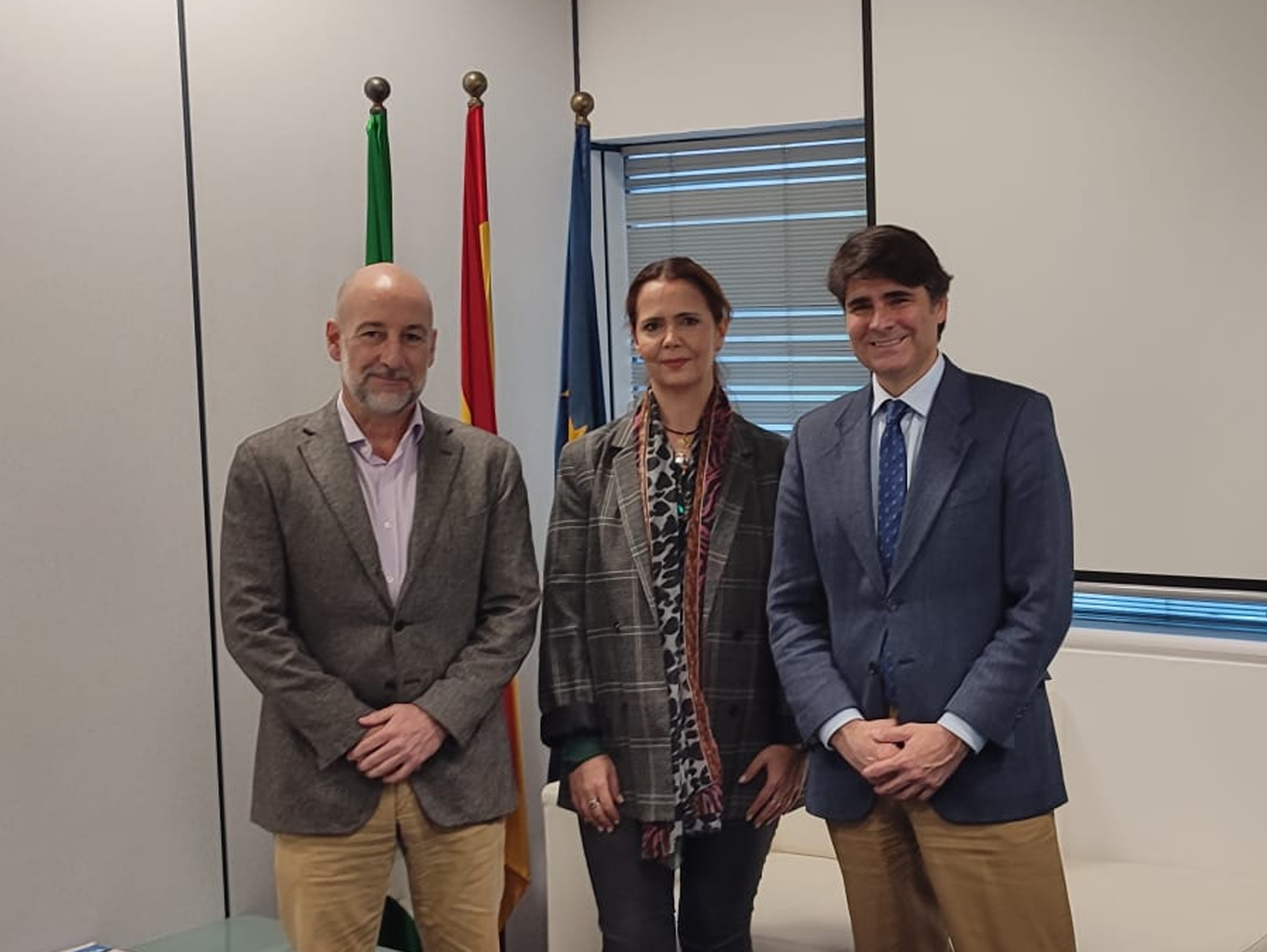 José Luis Muñoz y Sol Barbado, codirectores de LABME, junto Daniel Escacena, director general de Andalucía Emprende
