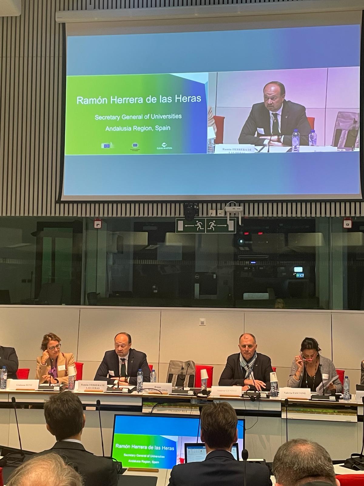 Ramón Herrera en un taller sobre el sector de la aviación en Bruselas