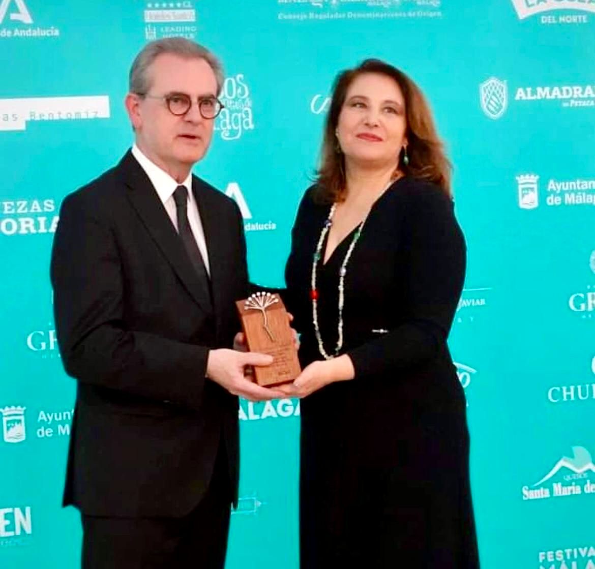 La consejera Carmen Crespo entrega la Buznaga de Plata Gusto del Sur del Festival de Cine de Málaga