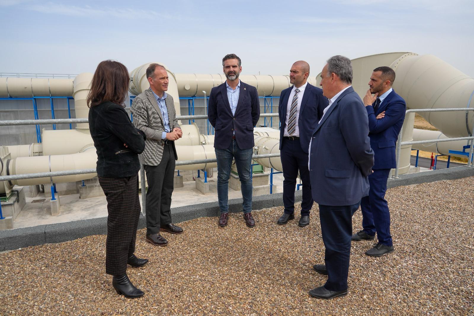 El consejero Ramón Fernández-Pacheco visita EMASESA