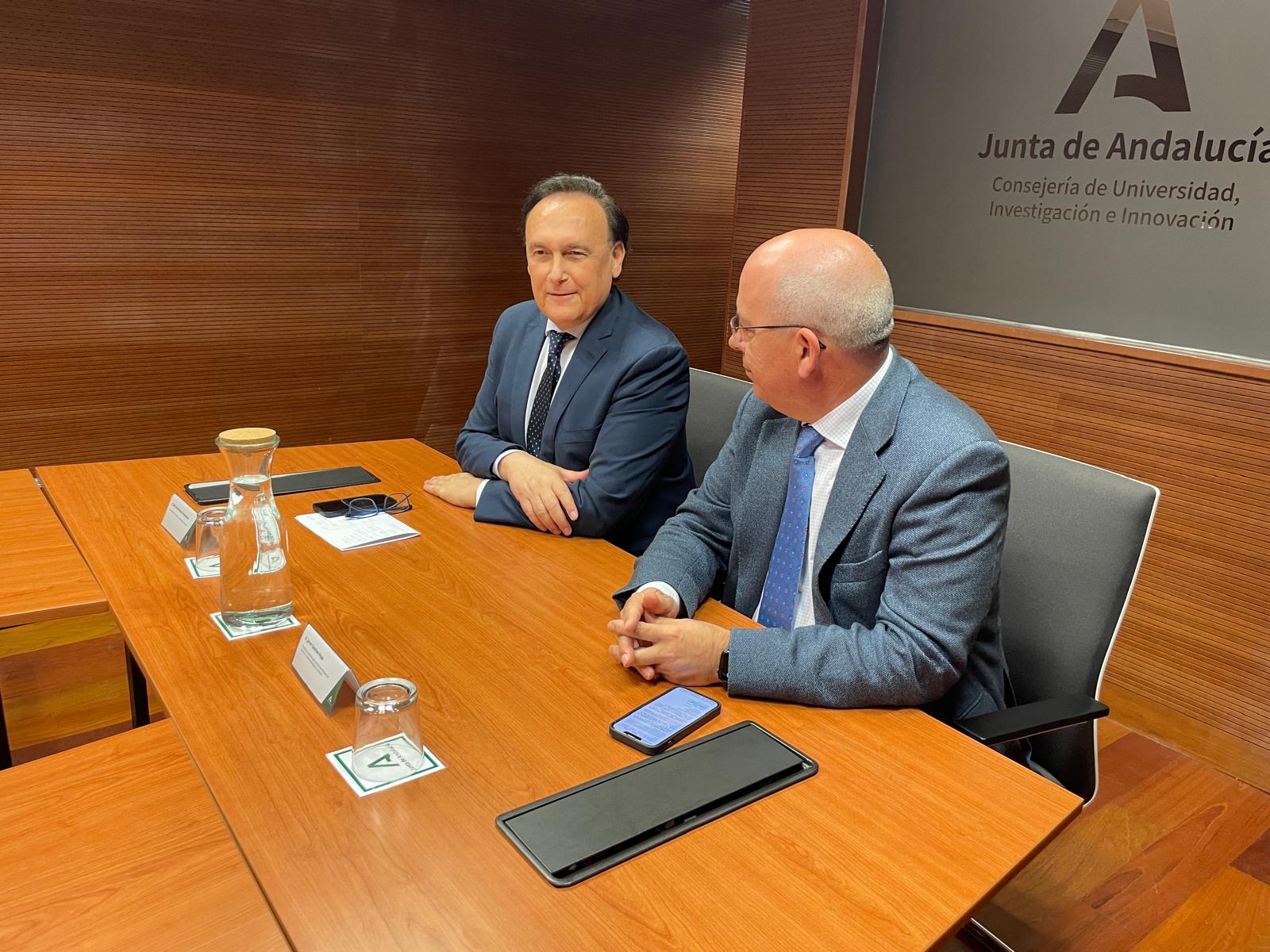 Villamandos se reúne con el presidente del Consejo Andaluz de Cámaras