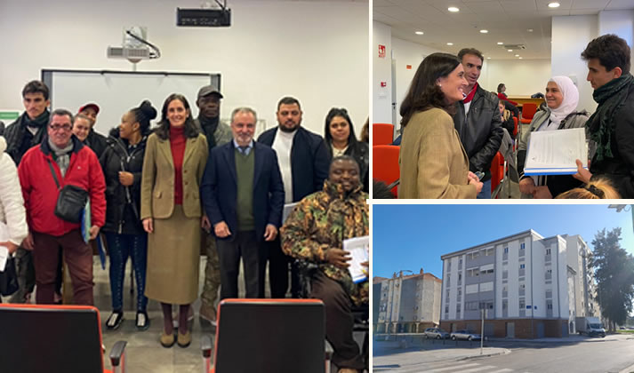 Imagen de entrega de llaves de vivienda en Polígono Sur, Sevilla