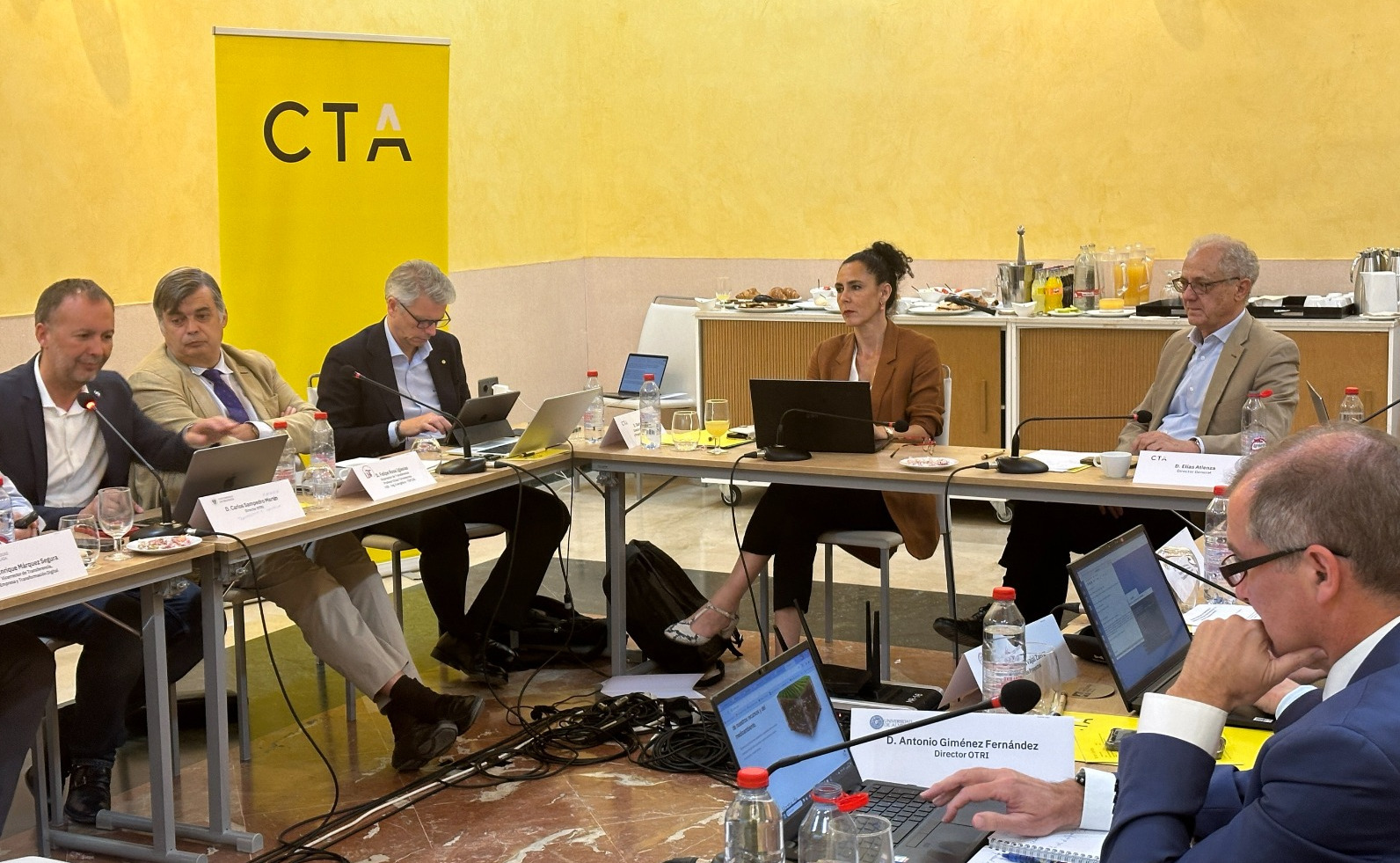 Loreto del Valle en un encuentro con vicerrectores de Transferencia e Innovación de universidades públicas