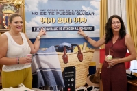 La Junta despliega en Huelva la campaña del teléfono 900 200 999, que “no se va de vacaciones"