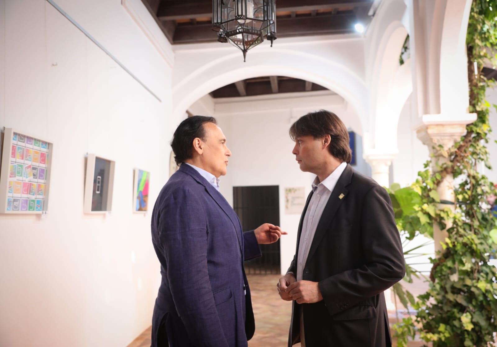 Villamandos junto al rector de la UPO