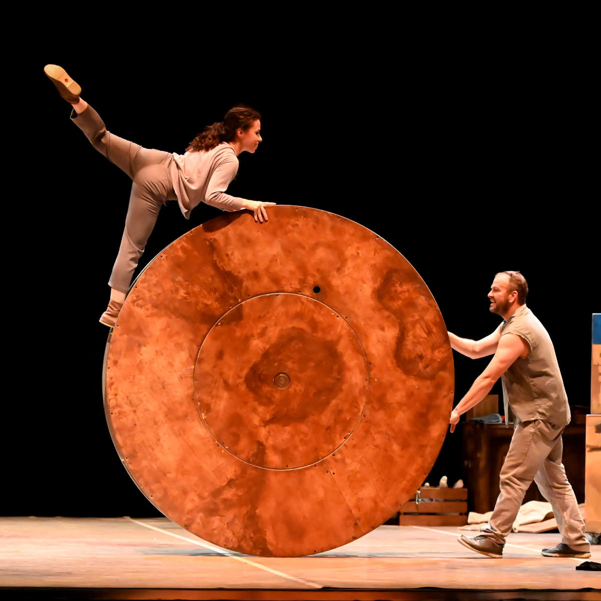 Actuación de la compañía Vaivén Circo