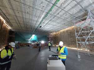 La nueva boca de metro dará acceso a la sala multiusos y a los andenes de metro.