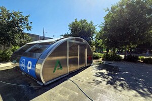 Aparcamientos seguros para bicicletas y patines en la Universidad de Granada.