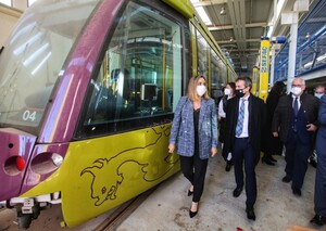 La consejera de Fomento visita las Cocheras del tranvía de Jaén.