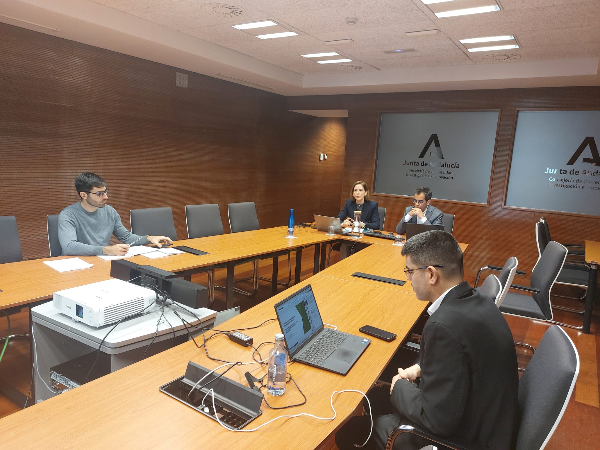 Nieves Valenzuela durante la presentación de la consulta preliminar al mercado del Space Innova Andalucía