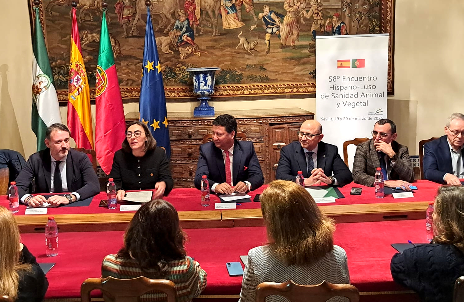 Participantes en la inauguración del 58º Encuentro Hispano-Luso de Sanidad Animal y Vegetal