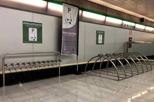 Nuevo aparcapatinetes eléctricos en la estación de Parque de los Príncipes.