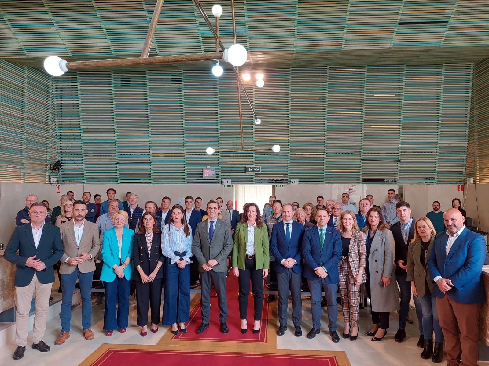 El consejero de Industria, Energía y Minas, Jorge Paradela, en la presentación de los nuevos incentivos para las empresas industriales financiados con fondos FEDER.