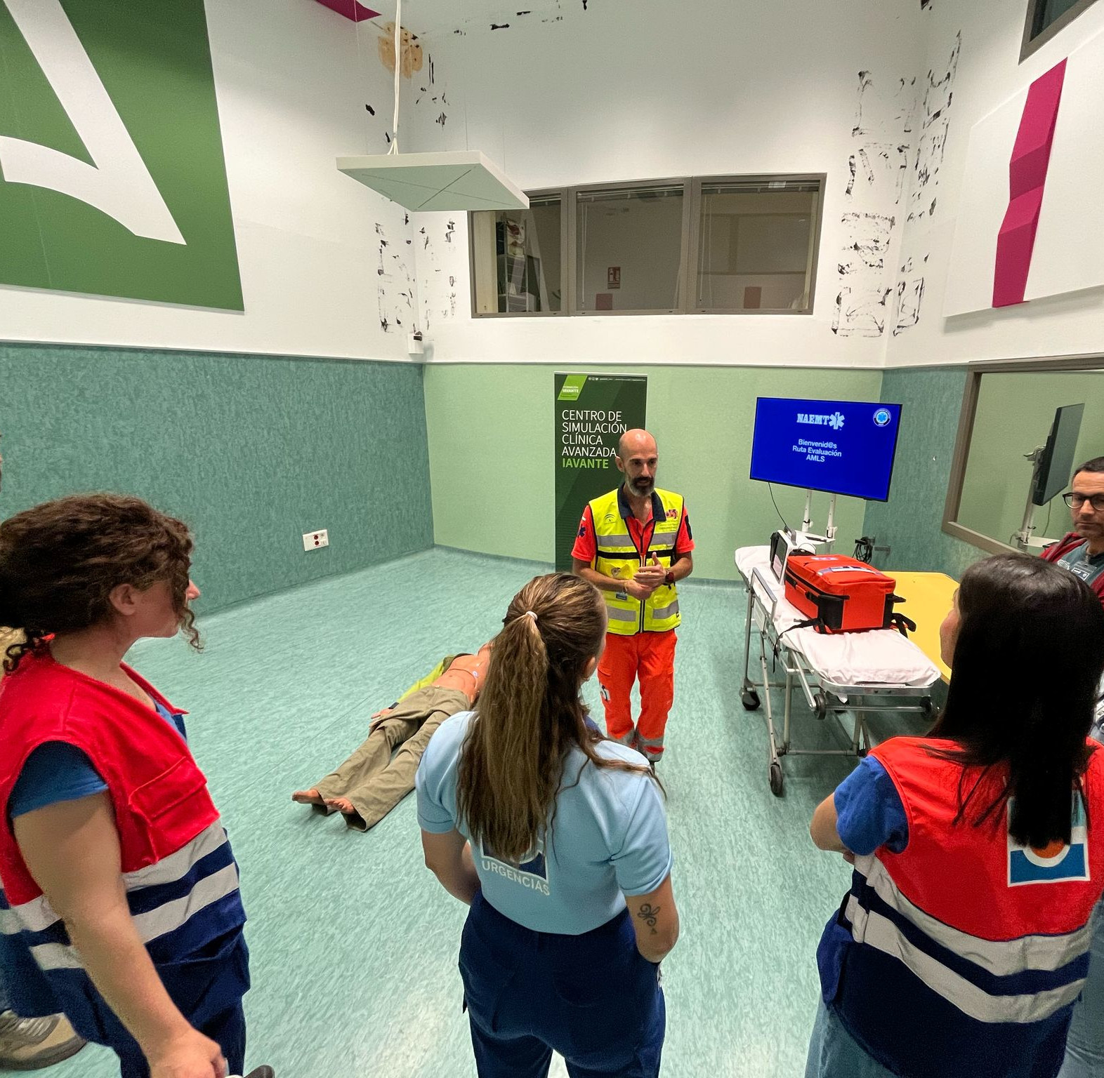 Salud refuerza la formación en situaciones de riesgo vital con simulación clínica en Granada