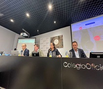 Los ponentes durante el desarrollo del foro