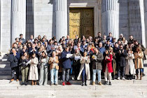 Periodistas reunidos, frente el Congreso