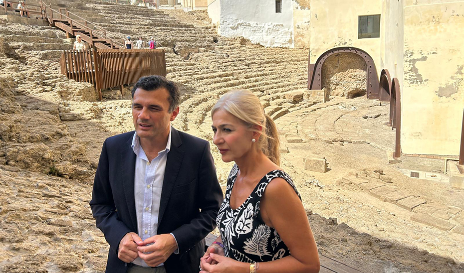 Bruno García y Patricia del Pozo en el Teatro Romano de Cádiz