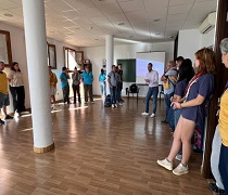 Los jóvenes scotus durante la impartición del taller 'Conoce tu IAJ'