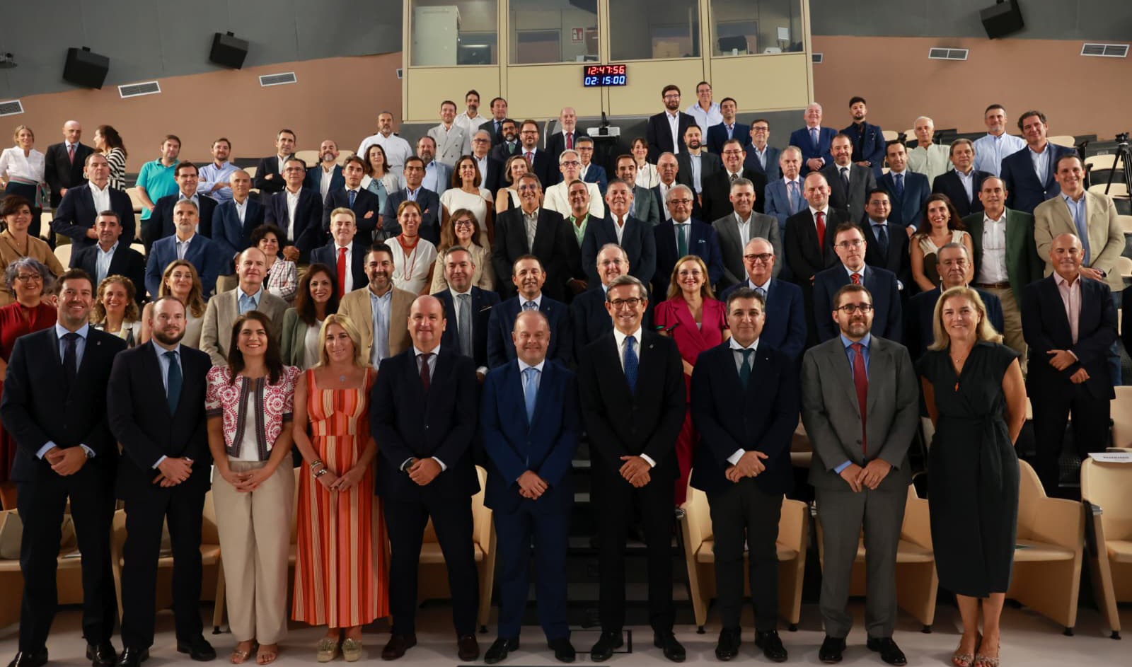 El consejero de Industria, Energía y Minas, Jorge Paradela, en un encuentro con la gran industria andaluza.