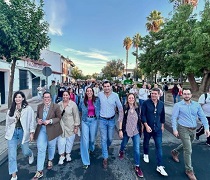 Encuentro al que han asistido la consejera, el director del IAJ y los responsables provinciales