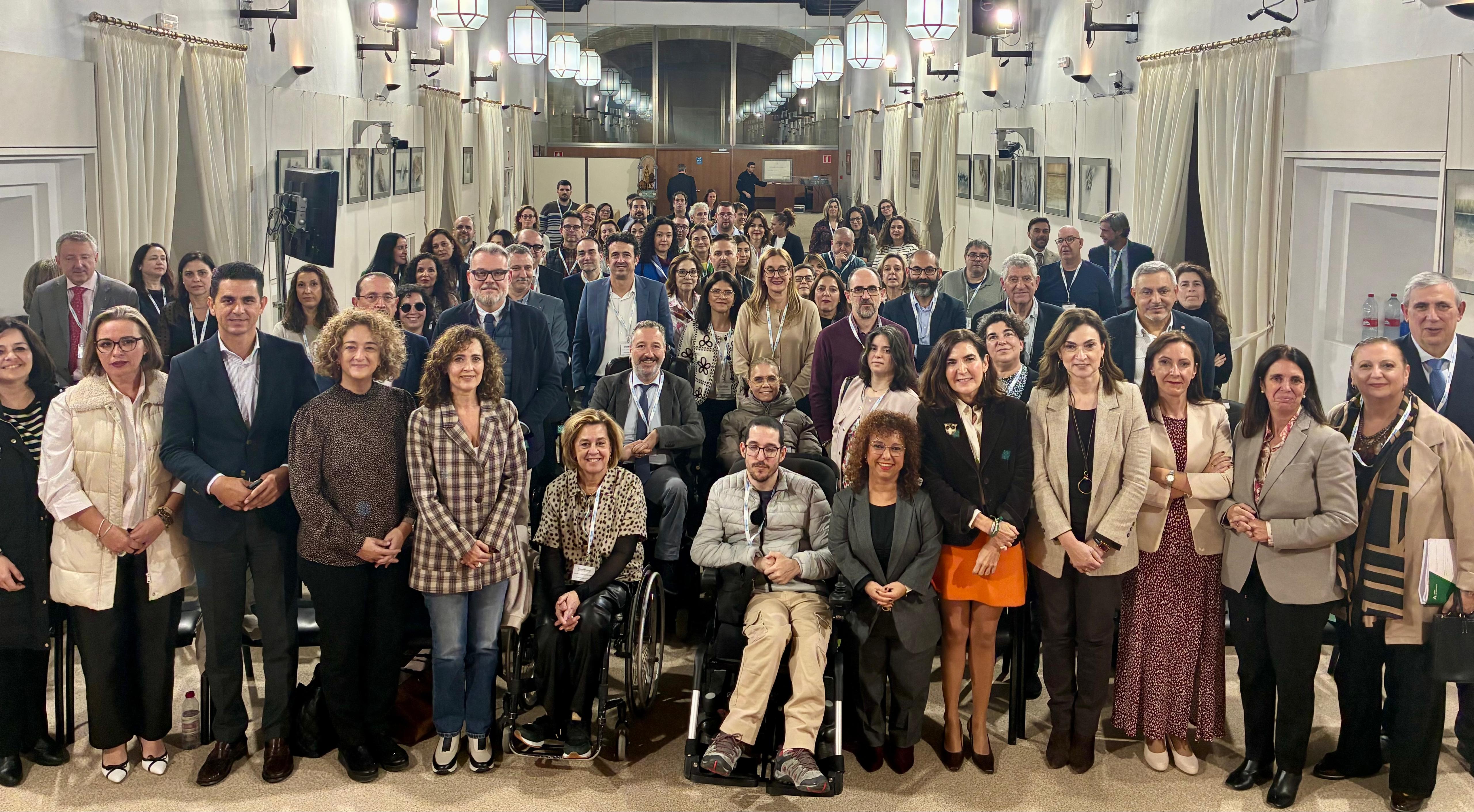 Foto de grupo en la presentación del II Plan de Empleo para Personas con Discapacidad