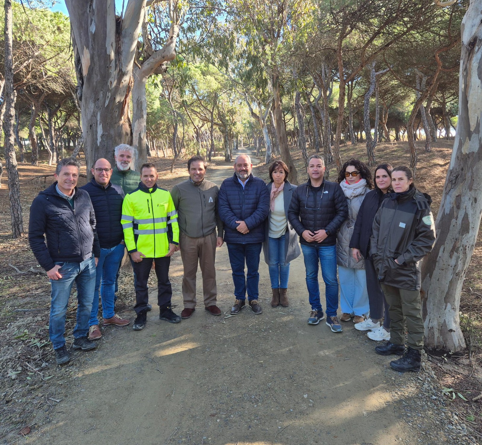 El delegado territorial en Huelva ha visitado la zona junto a vecinos y miembros de la Coporación de Isla Cristina.