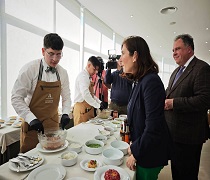 Jóvenes alumnos se convertirán en profesionales de la cocina y repostería