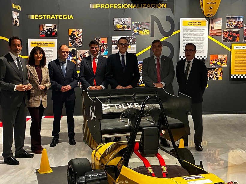 Villamandos en la exposición de la escudería de la UMA