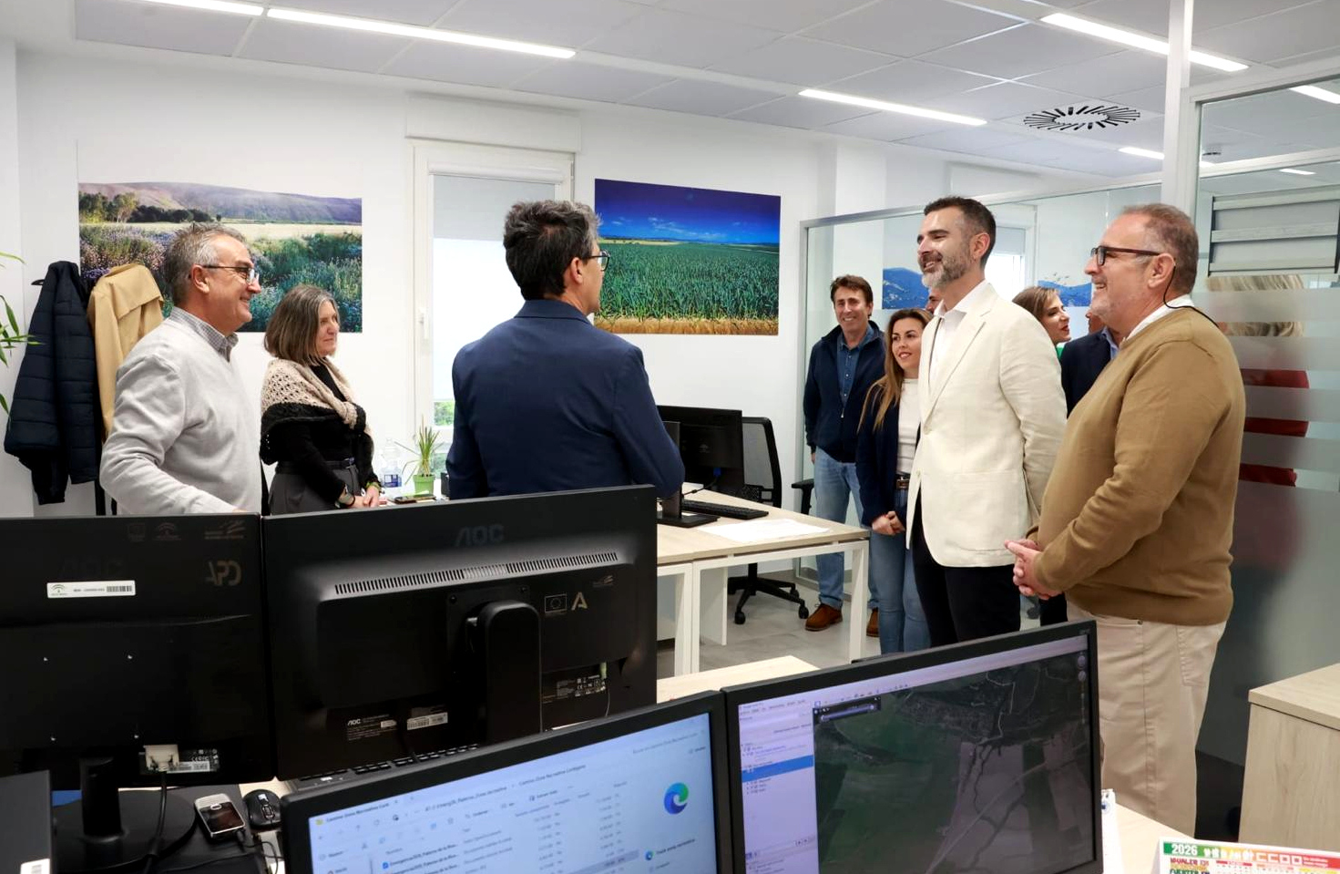 El consejero de Agricultura vista la Oficina Comarcal Agraria de Medina Sidonia (Cádiz)