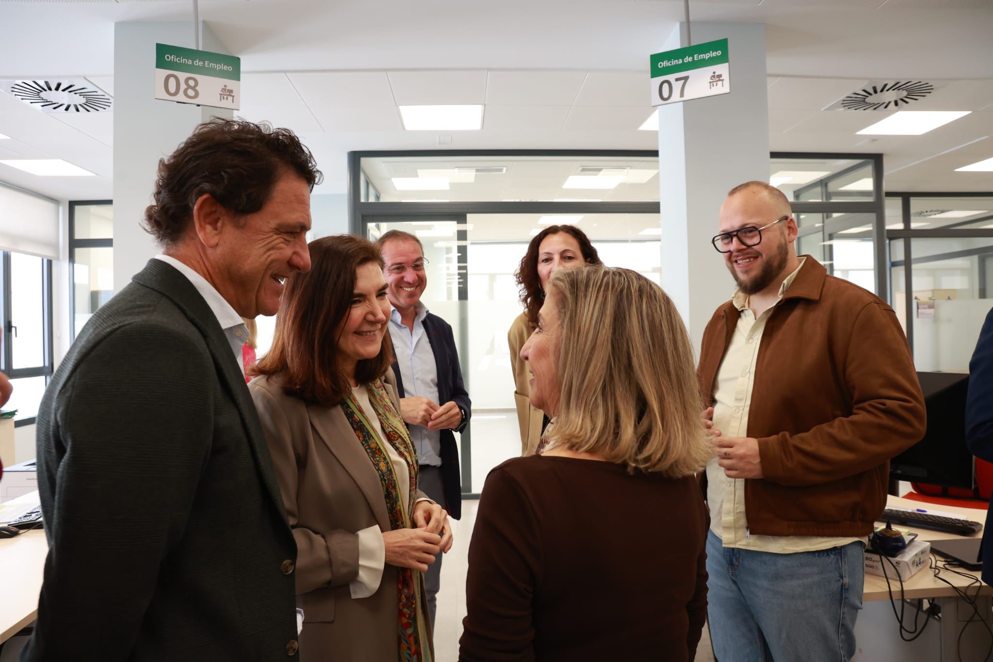 Visita a la oficina de empleo de Barbate.