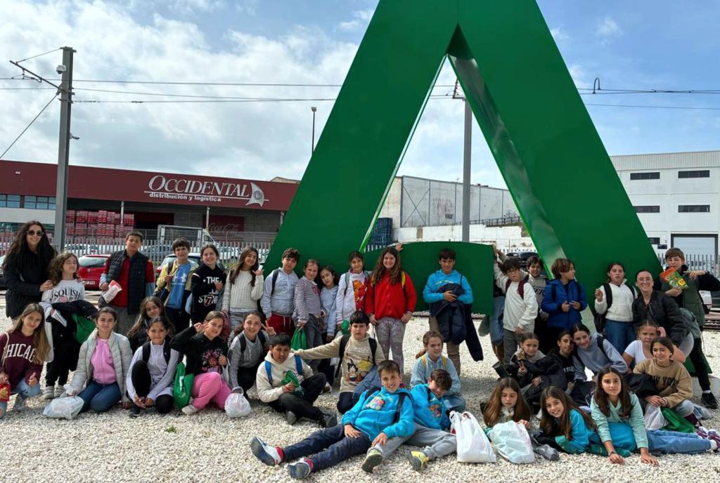 Escolares de Cádiz capital visitan el Trambahía. Escolares de Cádiz capital visitan el Trambahía.