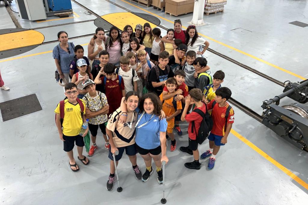 Escolares de Cádiz capital visitan el Trambahía. Escolares de Cádiz capital visitan el Trambahía.