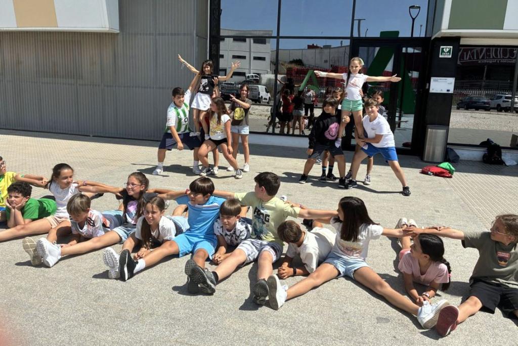 Escolares de San Fernando visitan el Trambahía. Escolares de San Fernando visitan el Trambahía.