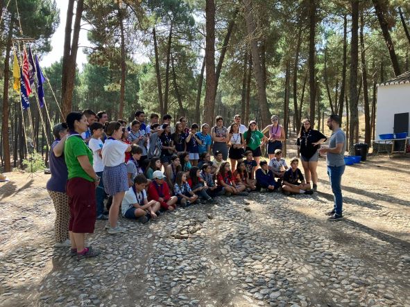 El IAJ ha visitado a los jóvenes que acampan en el ZAC 'El Robledal'