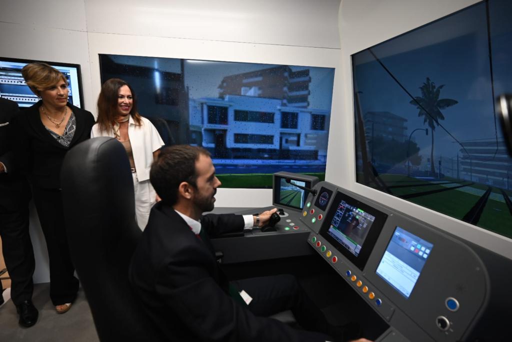 Visita a la puesta en marcha del simulador de conducción.