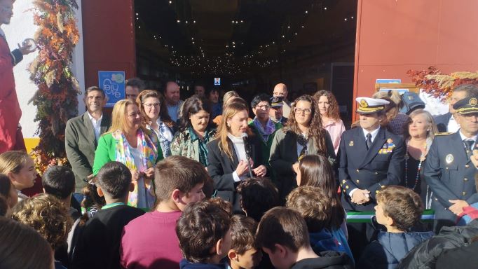 Acto de inauguración de FEJUVE 2025 que ha contado con la presencia de la responsable provincial del IAJ en Jaén