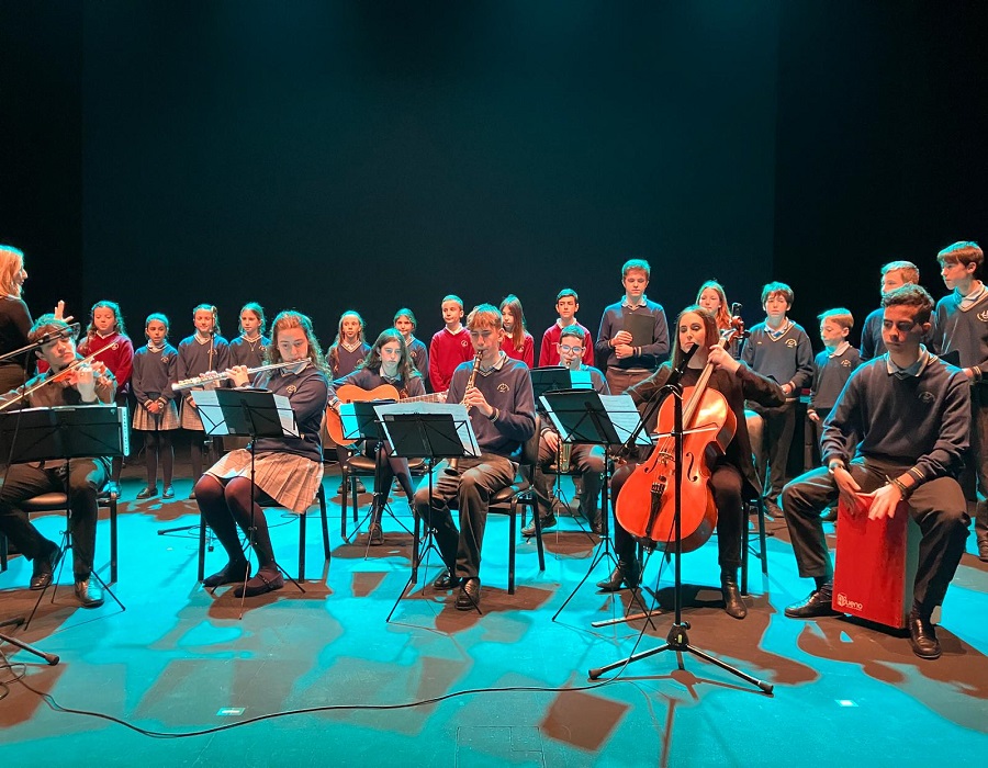 Chicos y chicas han participado en la IV Gala Final