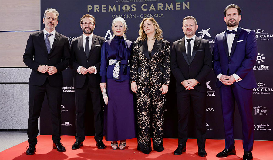 La consejera Patricia del Pozo, a su llegada a la ceremonia de entrega de los Premios Carmen, celebrada en Granada.
