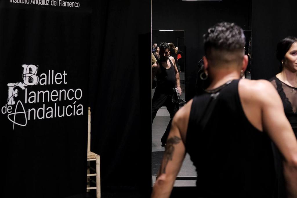 Ensayo de integrantes del Ballet Flamenco de Andalucía